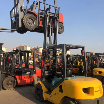 3 kg Gewicht Gebraucht Komatsu Gabelstapler FD30 3000 kg TCM Japanischer ISUZU Motor