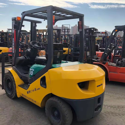 Gebrauchtes Komatsu FD30 3T Diesel Mini Gabelstapler mit Gesamtgrößen 2.6*1.2*2.8 in Japan