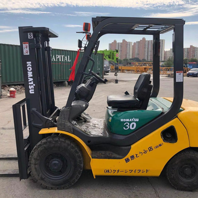 1.6M Gabelbreite Gebraucht Komatsu FD30 3-Tonnen-LPG-Forklift für Maschinenreparaturwerkstätten
