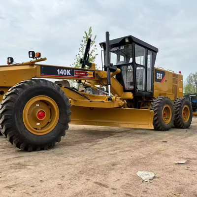 CAT 140K Grader mit Cummins-Motor und geringen Arbeitszeiten in ausgezeichnetem Zustand