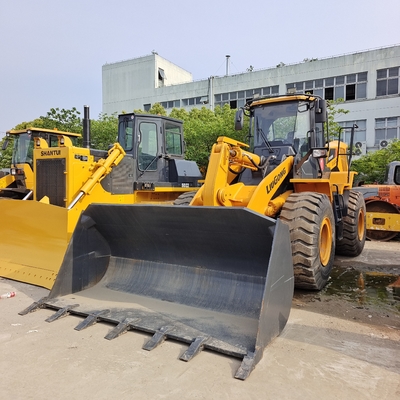 856H 856 836 Ladegeräte für die Fertigung an unserer Maschine Gewicht 16800 17000 kg