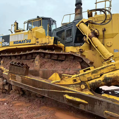 Gebrauchtes Komatsu 575A Crawler Dozer aus Japan mit Original-Hydraulikzylinder