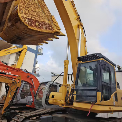 Gebrauchtes Komatsu Bagger PC450-8 mit 257KW Leistung und 45125 KG Gewicht in gutem Zustand