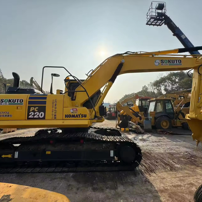 Gebrauchtes Komatsu PC220-8 Bagger mit 1 cbm Eimer Kapazität und gebrauchte Track Schuhe