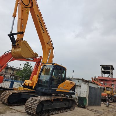 Hyundai 220Lc-9s Bagger mit geringer Arbeitszeit und hoher Bohrleistung