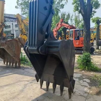 Gebrauchtes Volvo Bagger EC210D mit 800 Arbeitsstunden und Originalhydraulikzylinder