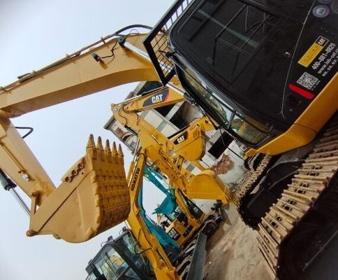 Gebrauchtes Caterpillar 330D Crawler Bagger mit 1200 Arbeitsstunden und 2m3 Eimerkapazität