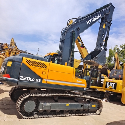 ROBEX 220LC-9S Hyundai Bagger für den Straßenbau